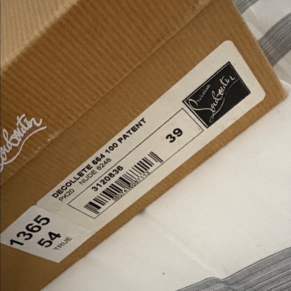 Christian Louboutin red bottom nude heel - Picture 8 of 8